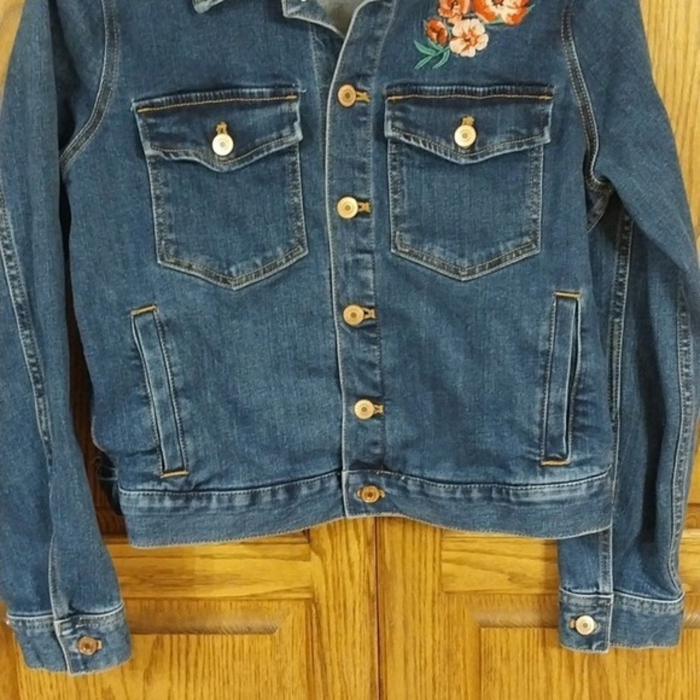 J.Crew Mercantile Sz Medium Denim Jean Jacket Embroidered Flowers Med Blue Wash - Picture 6 of 12